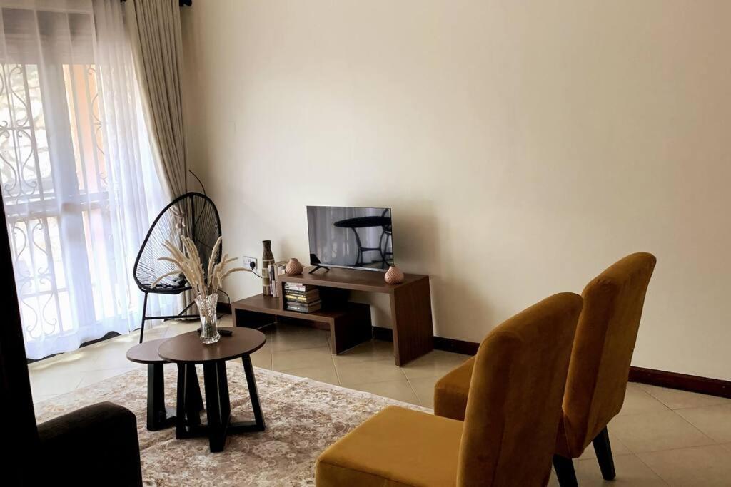Cozy 2-Bedroom Apartment Within City Limits. Kampala Exterior foto